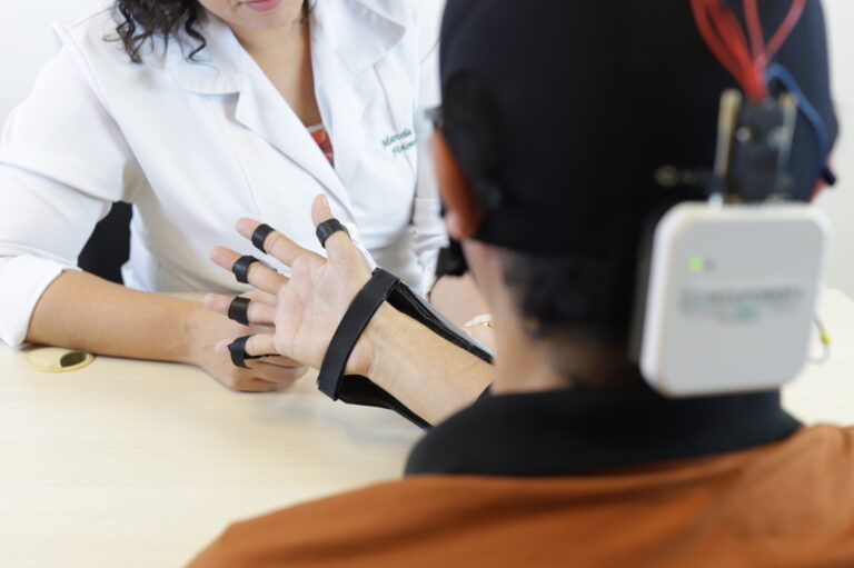 Read more about the article Cuidados no pós-AVC: dicas para a “rigidez muscular”